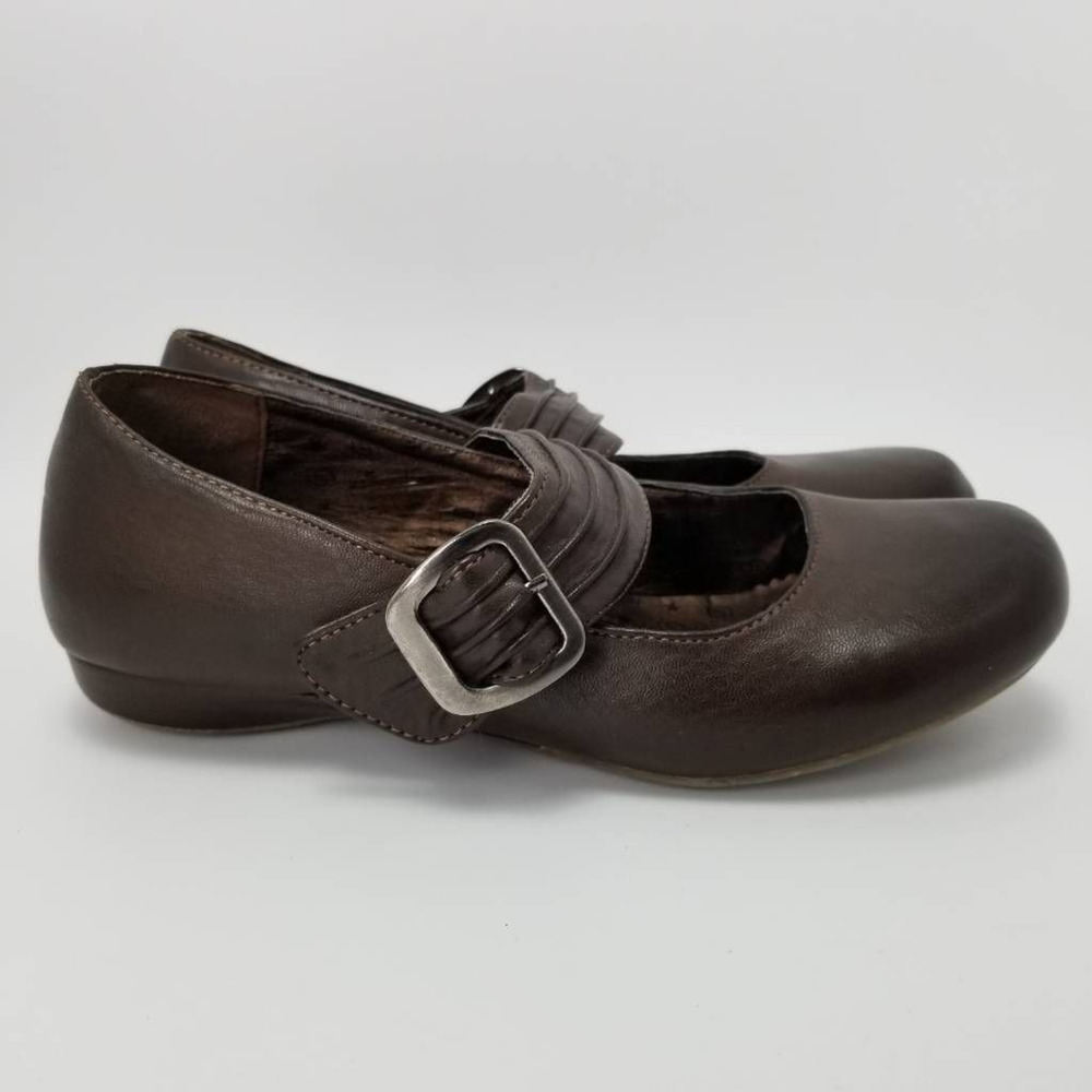 Out Of Order Leather Mary Jane Flat Shoes Brown Buckle Adjustable Strap Size 7